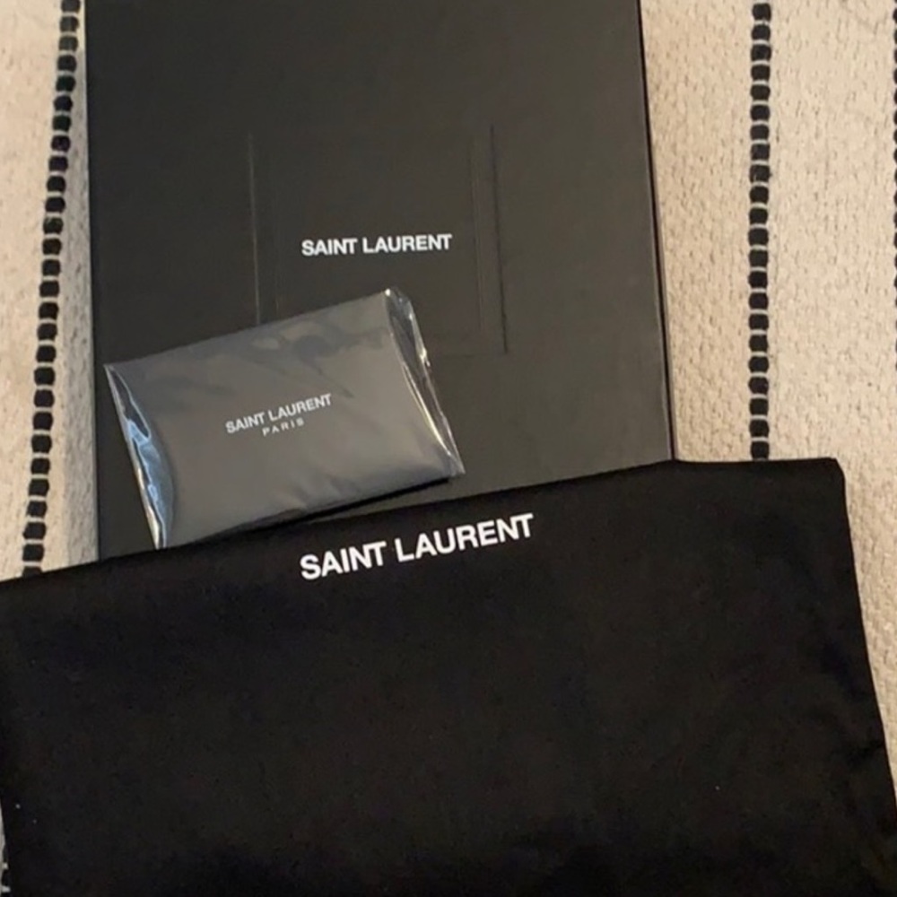 Saint Laurent YSL Uptown Medium Shiny Smooth Calfskin Pouch Clutch Bag - Picture 4 of 4
